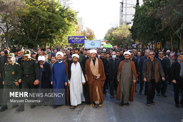 راهپیمایی یوم الله ۱۳ آبان در بجنورد