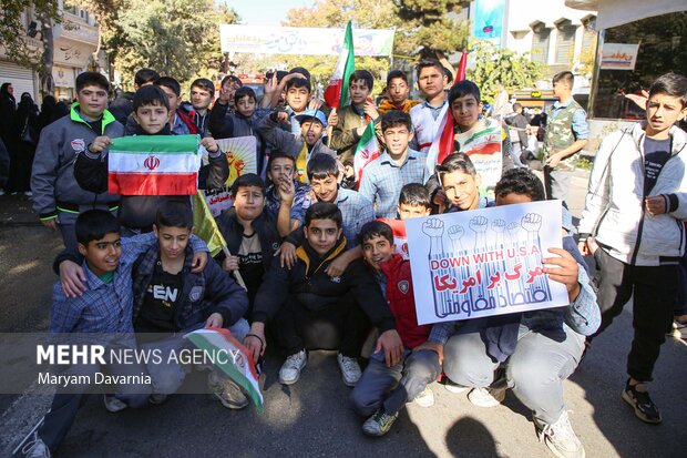راهپیمایی یوم الله ۱۳ آبان در بجنورد