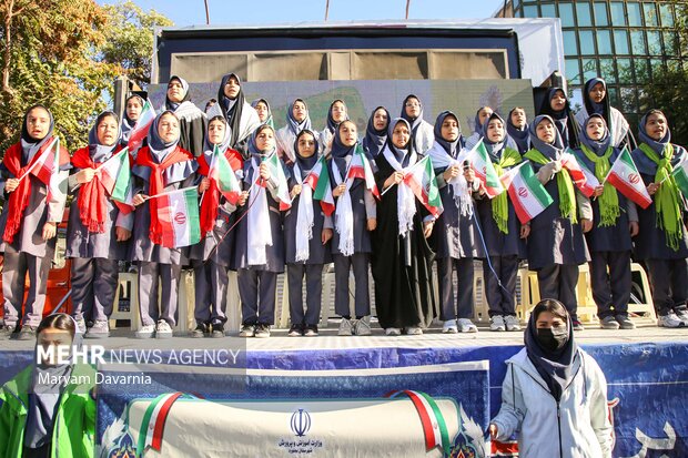 راهپیمایی یوم الله ۱۳ آبان در بجنورد