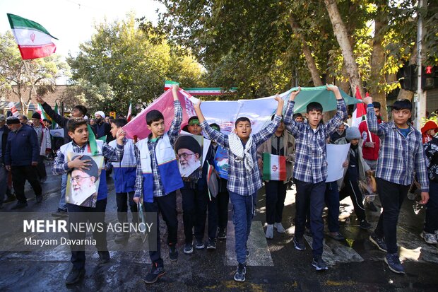 راهپیمایی یوم الله ۱۳ آبان در بجنورد