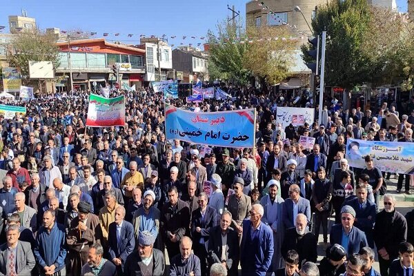 نمایش اقتدار و شعور استکبارستیزی آذری ها؛دانش آموزان: پای انقلاب هستیم