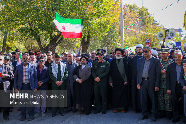 راهپیمایی 13 آبان در شهرکرد