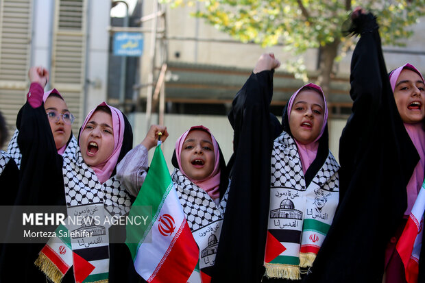 راهپیمایی 13 آبان در شهرکرد