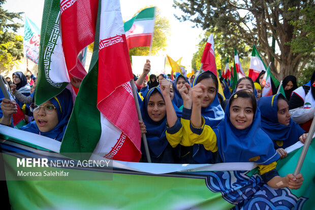 راهپیمایی 13 آبان در شهرکرد