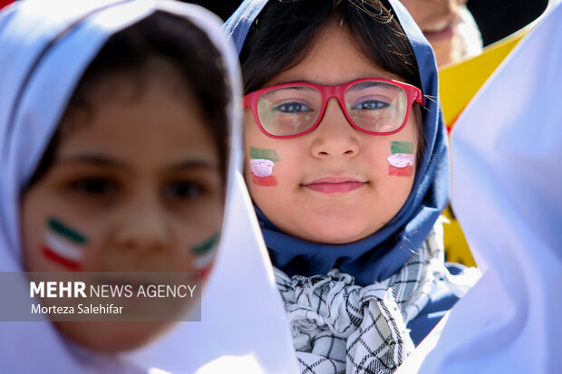 راهپیمایی 13 آبان در شهرکرد