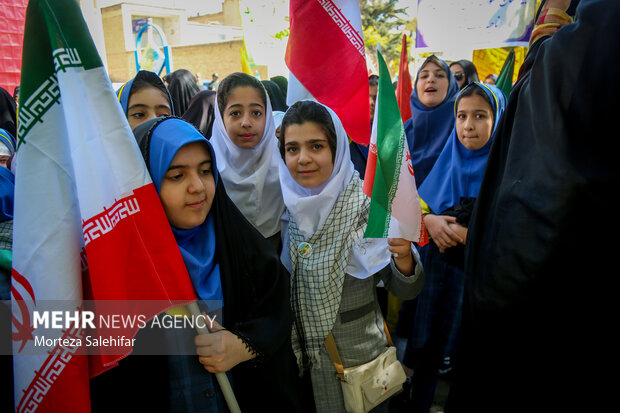 راهپیمایی 13 آبان در شهرکرد
