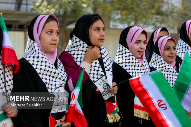 راهپیمایی 13 آبان در شهرکرد