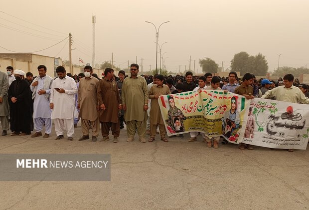 ایستادگی در طوفان؛ مردم جلگه چاه‌هاشم راهپیمایی ۱۳آبان را برگزار کردند