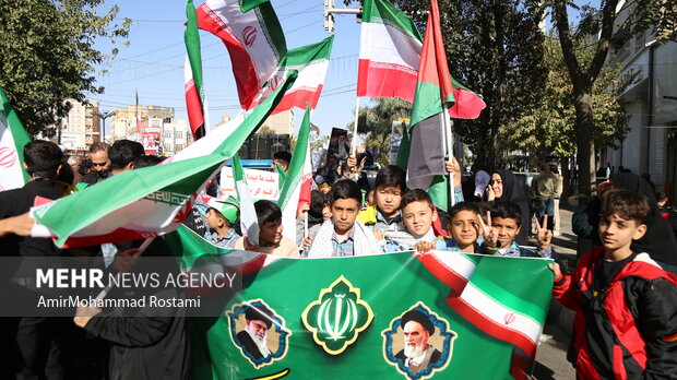 راهپیمایی یوم الله در ورامین