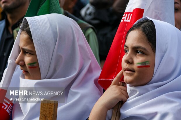 راهپیمایی یوم الله ۱۳ آبان در رشت