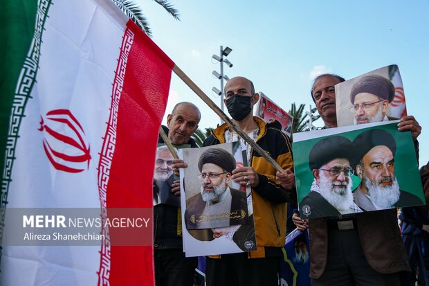 راهپیمایی یوم الله ۱۳ آبان در رشت