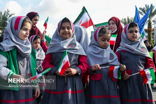 راهپیمایی یوم الله ۱۳ آبان در رشت