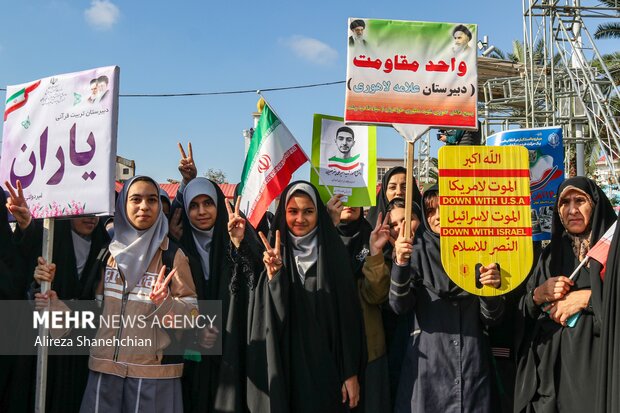 راهپیمایی یوم الله ۱۳ آبان در رشت