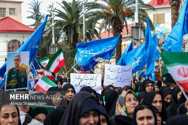 راهپیمایی یوم الله ۱۳ آبان در رشت