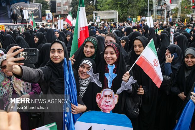 راهپیمایی یوم الله ۱۳ آبان در رشت