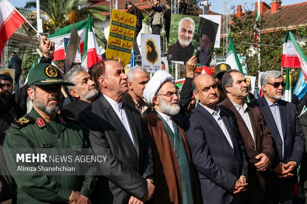 راهپیمایی یوم الله ۱۳ آبان در رشت