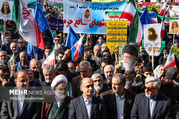 راهپیمایی یوم الله ۱۳ آبان در رشت