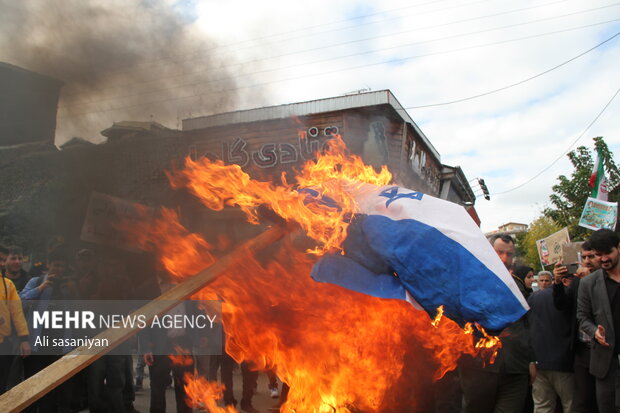 راهپیمایی یم الله ۱۳ ابان در استارا