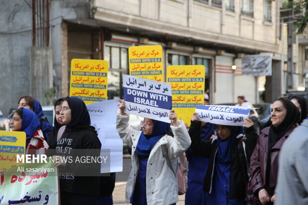 راهپیمایی یم الله ۱۳ ابان در استارا
