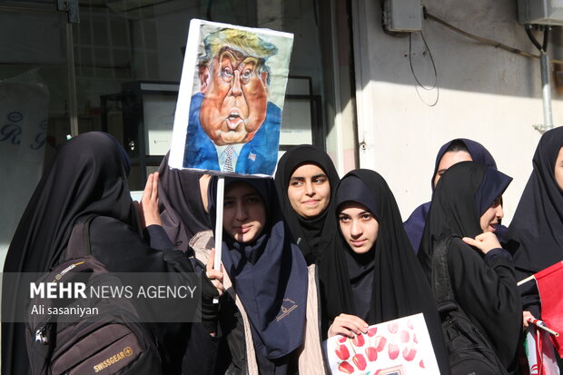 راهپیمایی یم الله ۱۳ ابان در استارا