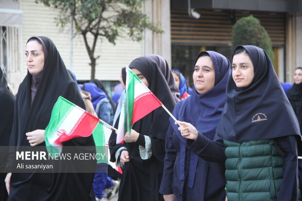 راهپیمایی یم الله ۱۳ ابان در استارا