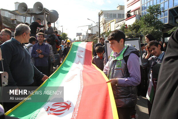 راهپیمایی یم الله ۱۳ ابان در استارا