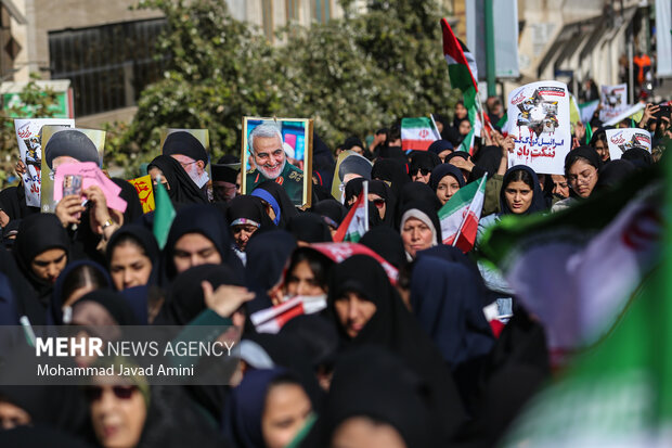 راهپیمایی ۱۳آبان در قزوین