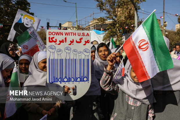 راهپیمایی ۱۳آبان در قزوین