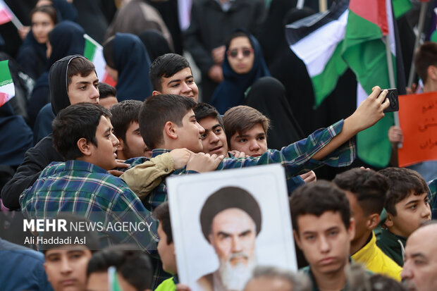 مراسم یوم الله 13 آبان در تهران 3