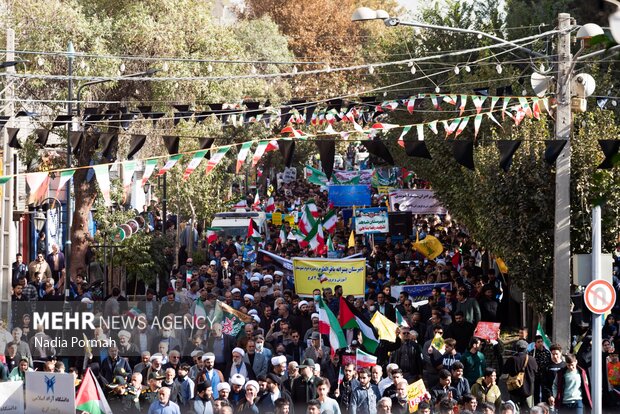 راهپیمایی ۱۳ آبان - کرج