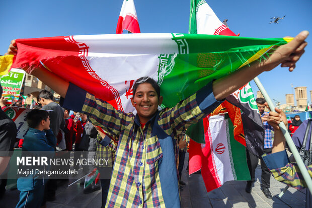 راهپیمایی یوم الله ۱۳ آبان در یزد