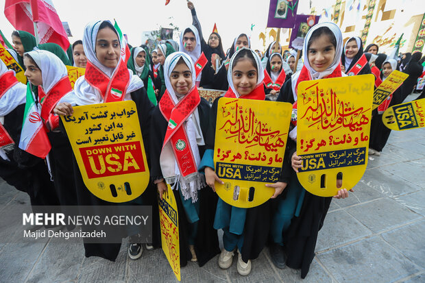 راهپیمایی یوم الله ۱۳ آبان در یزد