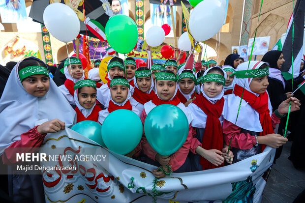 راهپیمایی یوم الله ۱۳ آبان در یزد