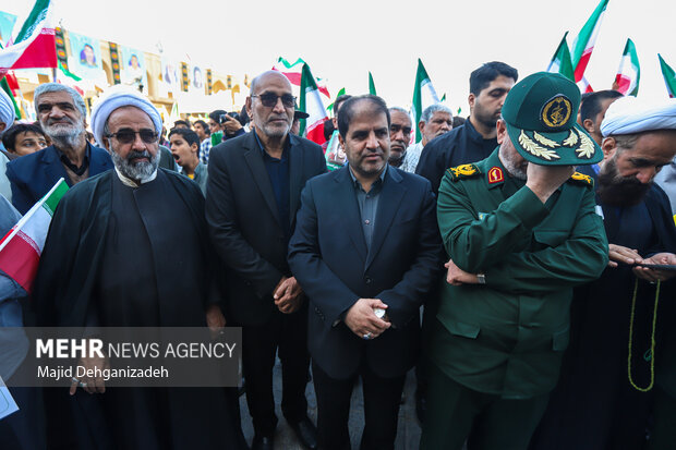 راهپیمایی یوم الله ۱۳ آبان در یزد