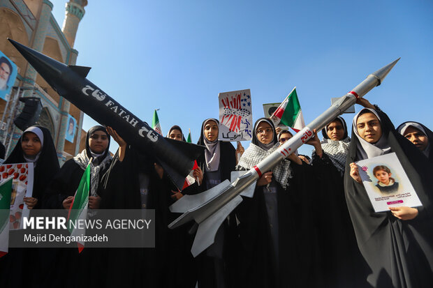 راهپیمایی یوم الله ۱۳ آبان در یزد