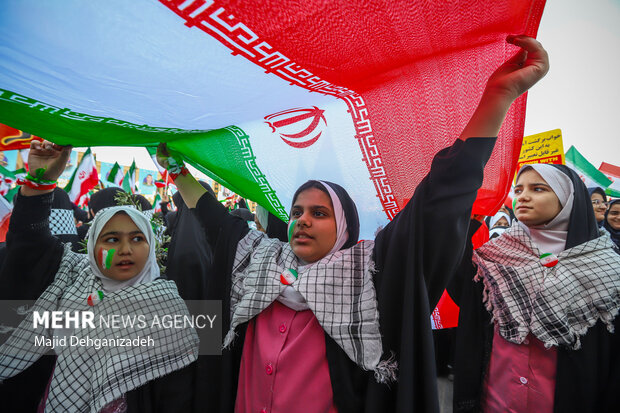 راهپیمایی یوم الله ۱۳ آبان در یزد