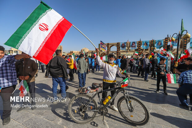 راهپیمایی یوم الله ۱۳ آبان در یزد