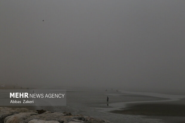 چتر گرد و خاک بر سر بندرعباس