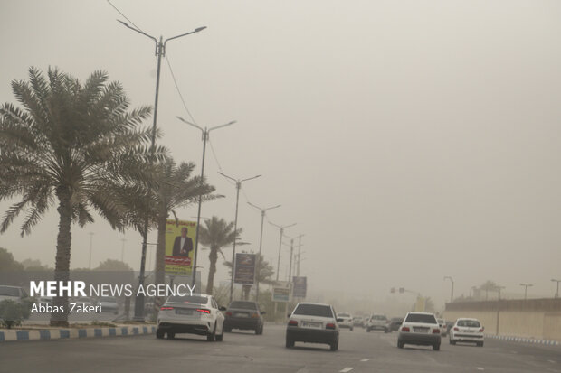 چتر گرد و خاک بر سر بندرعباس