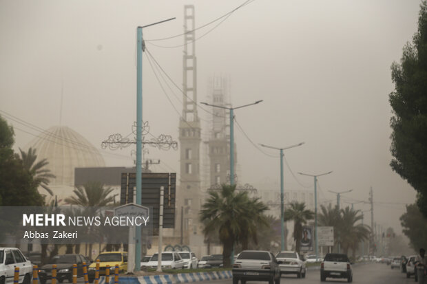 هشدار بهداشتی در پی تشدید گرد و غبار و کاهش کیفیت هوا در هرمزگان هشدار بهداشتی در پی تشدید گرد و غبار و کاهش کیفیت هوا در هرمزگان