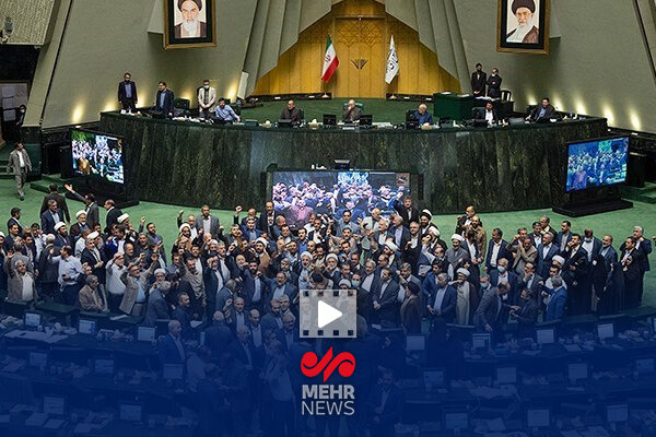 شعار مرگ بر آمریکا و اسراییل نمایندگان در صحن علنی مجلس شورا ...