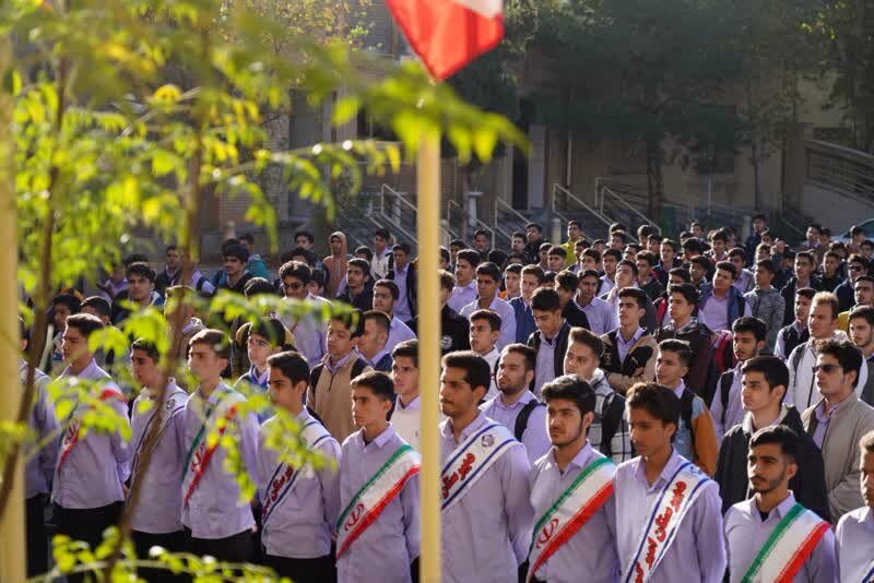 «پایمردانِ زاگرس»؛ حماسه‌ای دیگر در راهپیمایی یوم‌الله ۱۳ آبان