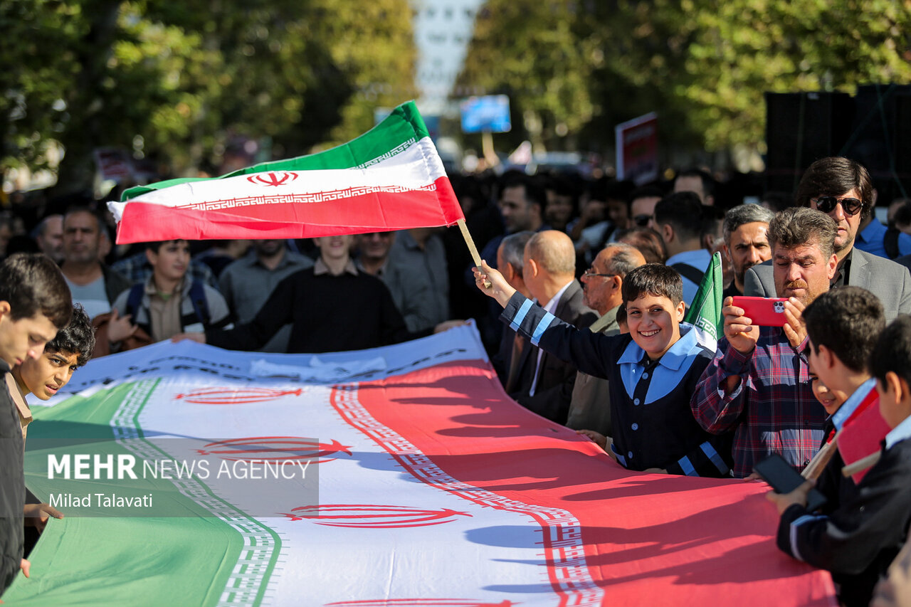 راهپیمایی یوم الله ۱۳ آبان در فومن راهپیمایی یوم الله ۱۳ آبان در فومن