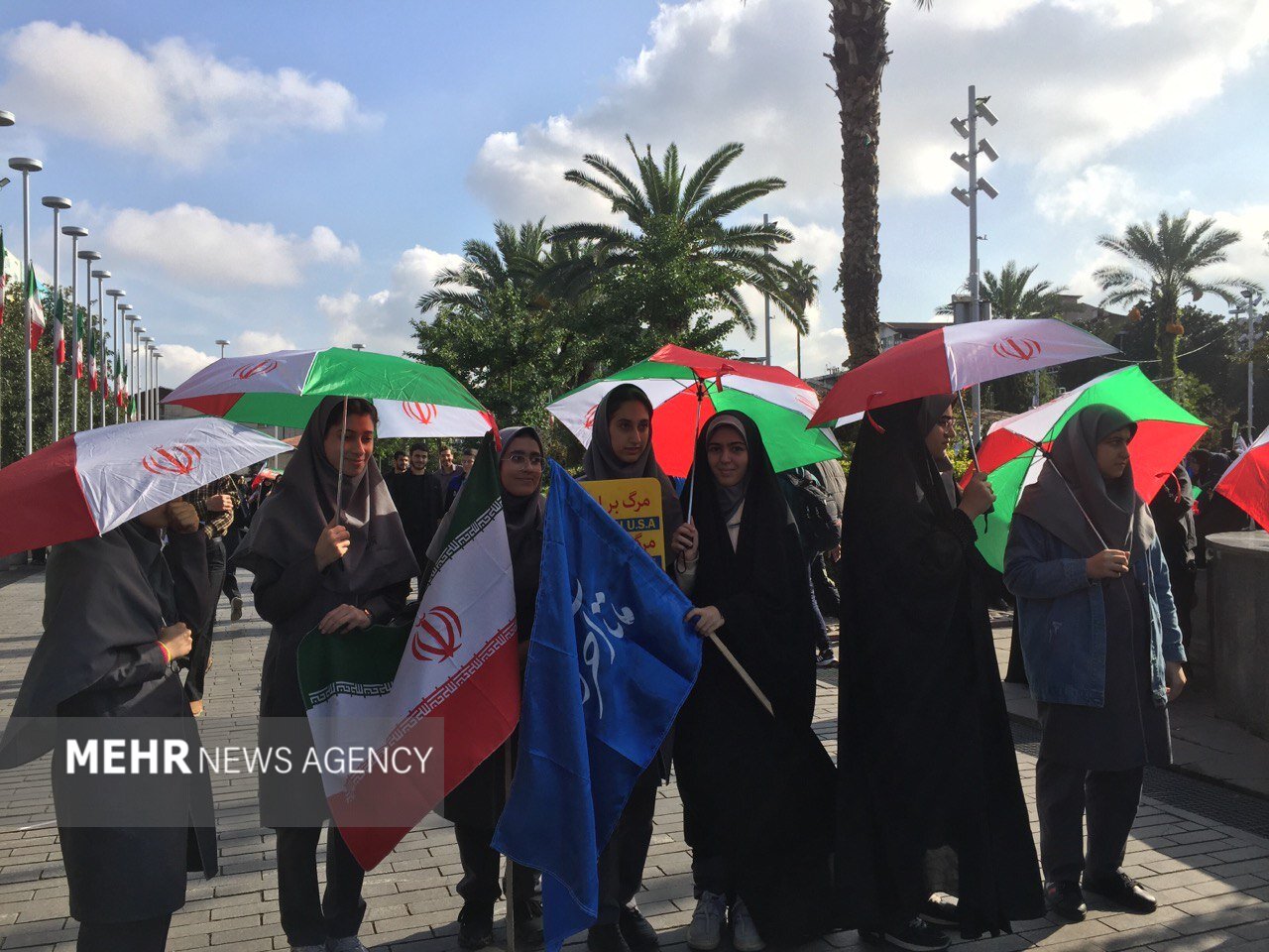 سیزده آبان نماد سه انقلاب؛ مردم پای حرف شهدا ایستادند سیزده آبان نماد سه انقلاب؛ مردم پای حرف شهدا ایستادند