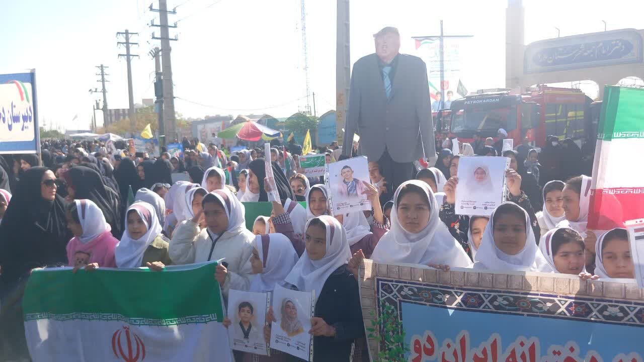 فریاد بلند «نسل z» علیه استکبار جهانی؛اینجا تهران پایتخت ایران است