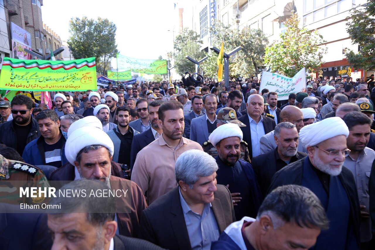 طلوع ایمان و ایستادگی در نسل امروز؛ همدلی دانشآموزان سنندجی