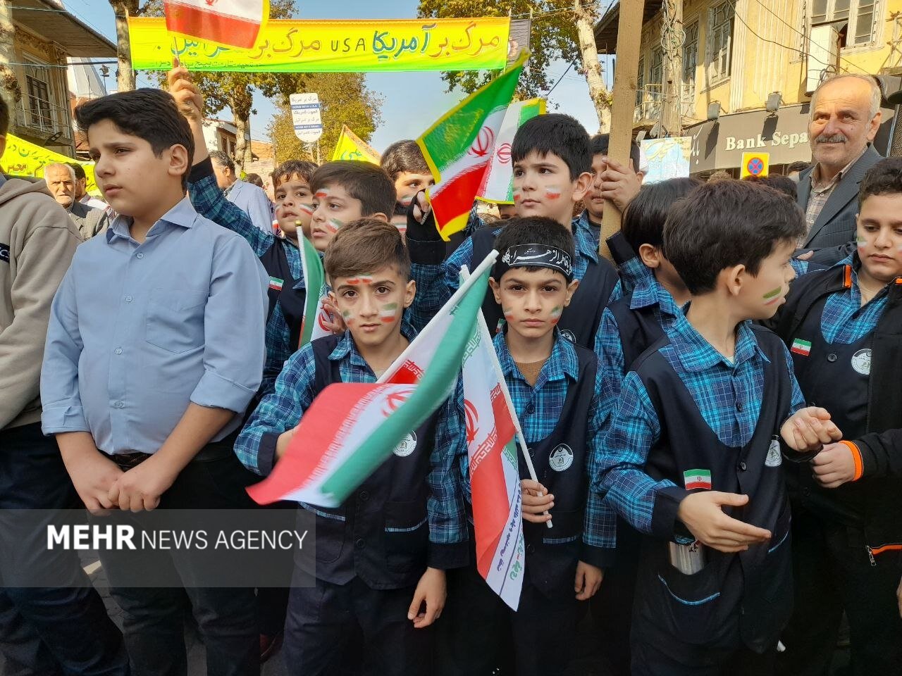 حضور پرشور مردم رودسری در راهپیمایی ۱۳ آبان