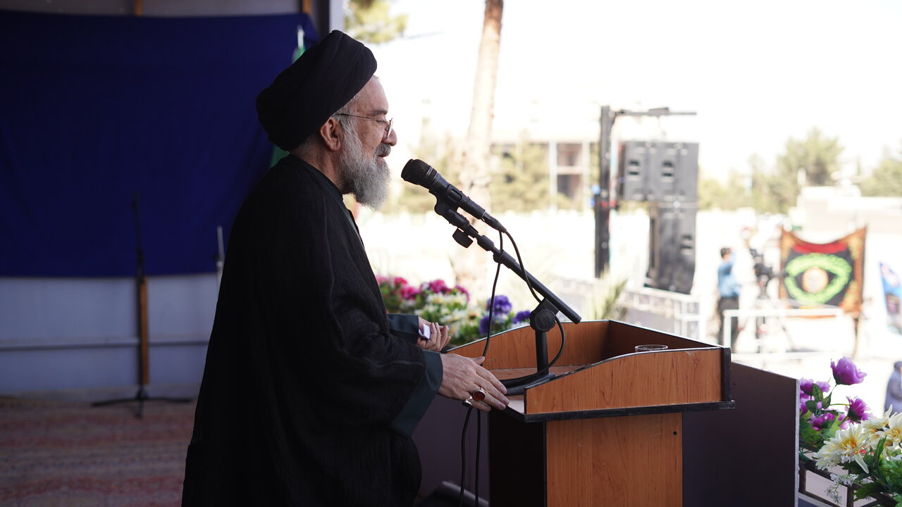 آیت الله خاتمی: پاسخ ملت ایران به آمریکا، جز مقاومت نیست