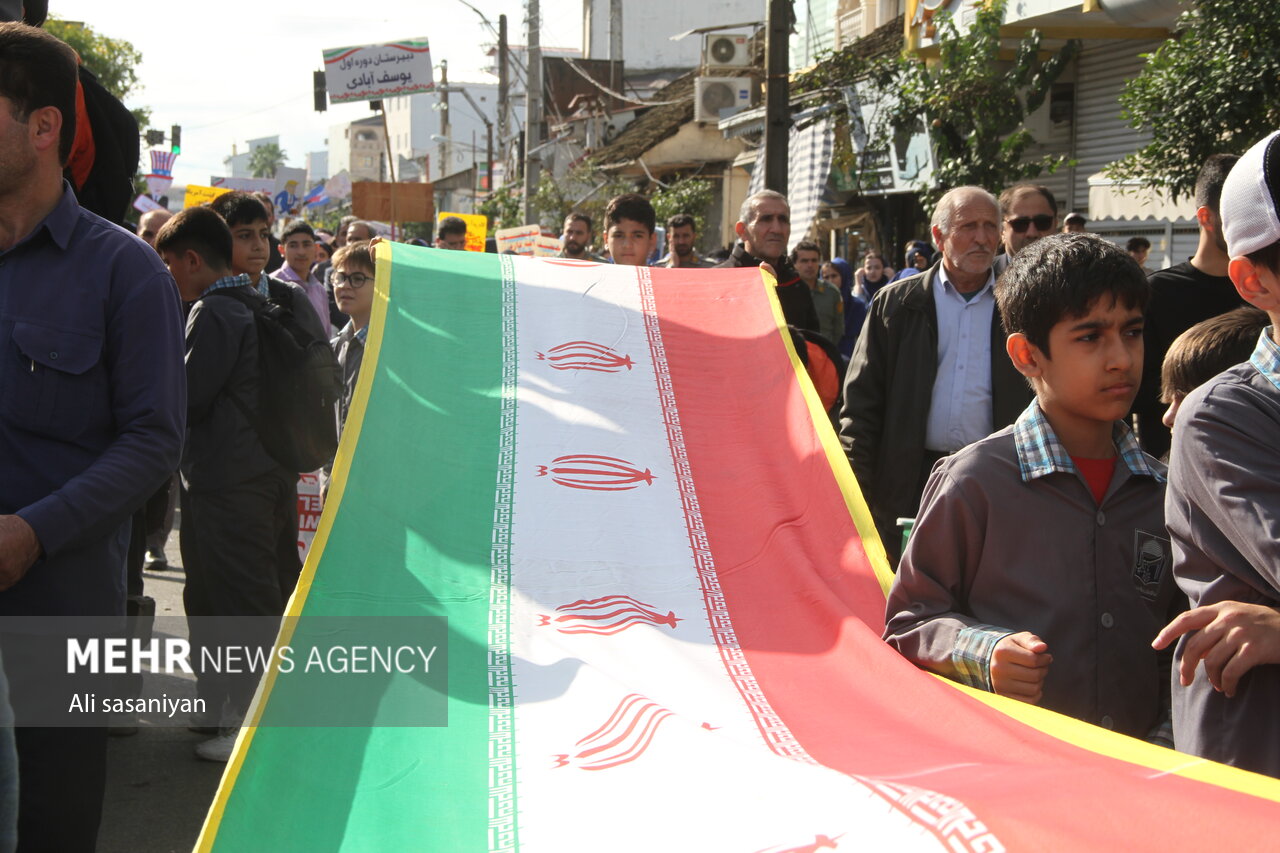 راهپیمایی یوم الله ۱۳ آبان در آستارا راهپیمایی یوم الله ۱۳ آبان در آستارا