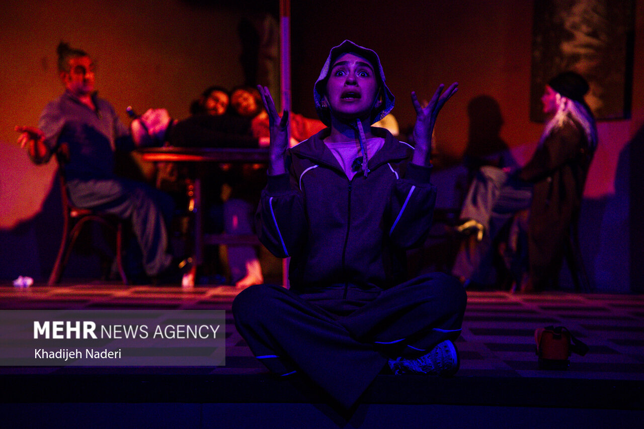 مادر مخوف از نگاه منتقدان؛ وقتی معنا در سکوت و اختلال بدن زاده میشود